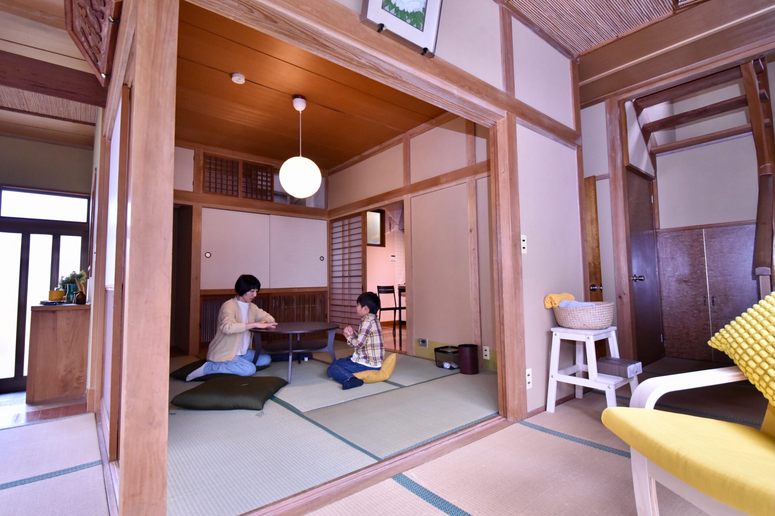 DIVE INN KIRYU 古民家宿の室内インテリア